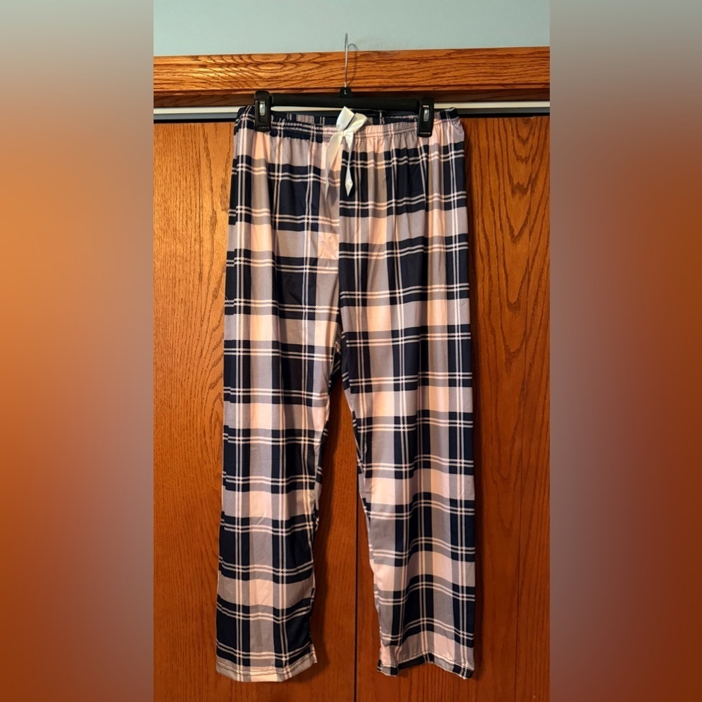 NWOT Women’s Pajama Bottoms Polyester XL Navy And Pink Elastic Waist Band